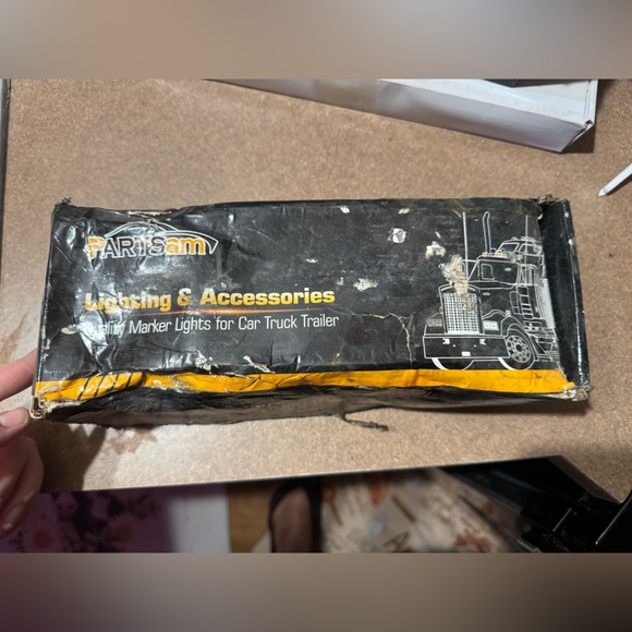 Partsam Super Bright Amber Yellow LED Cab Marker Light Peterbilt Kenworth Intern - Picture 3 of 4